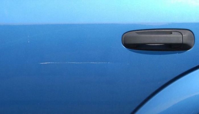 Как убрать царапины на автомобиле: способы и лайфхаки