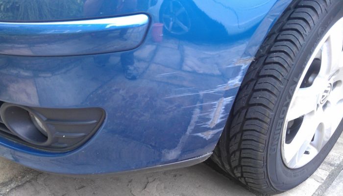 Как предотвратить появление глубоких и мелких царапин на кузове автомобиля?