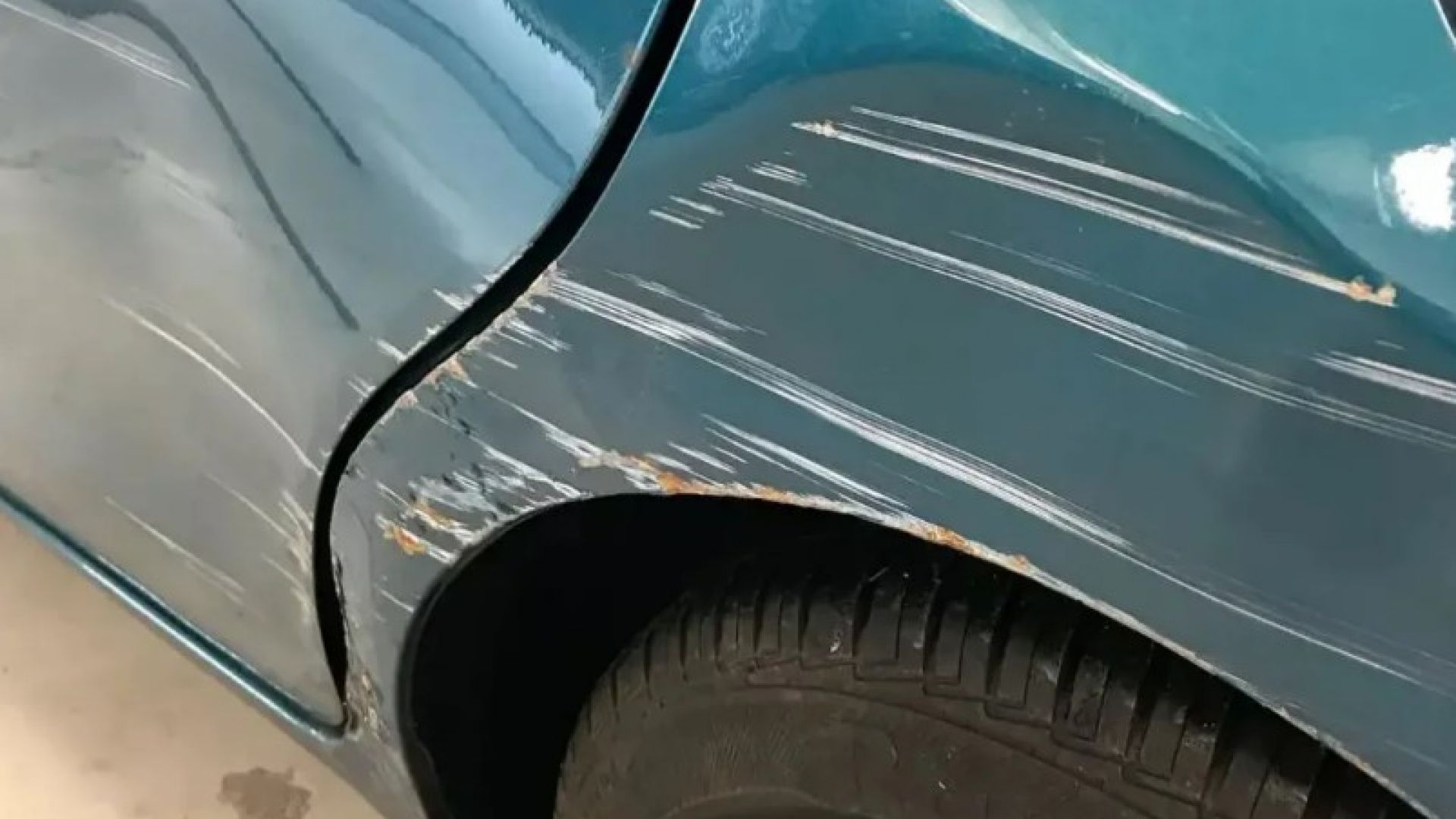 Чем удалить царапины на автомобиле?