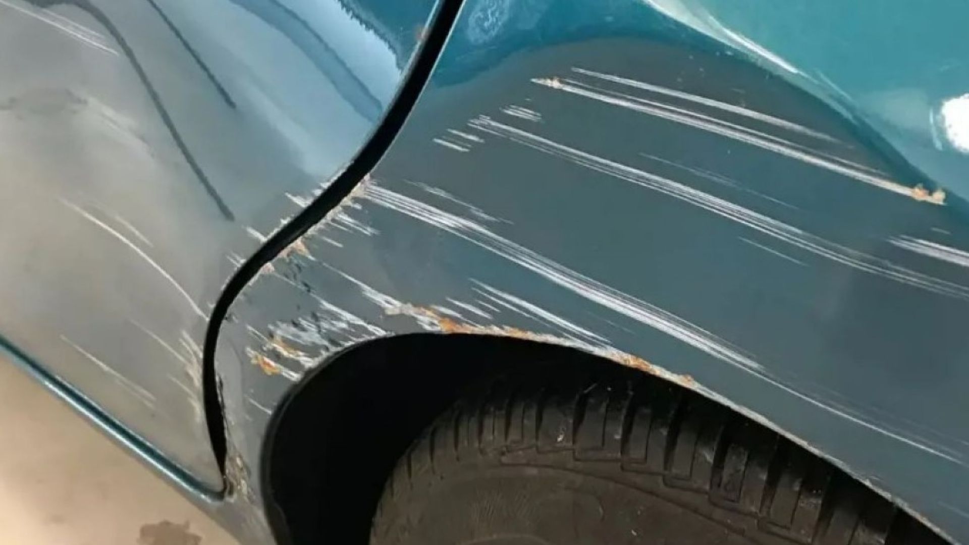 Как удалить царапины на автомобиле своими руками